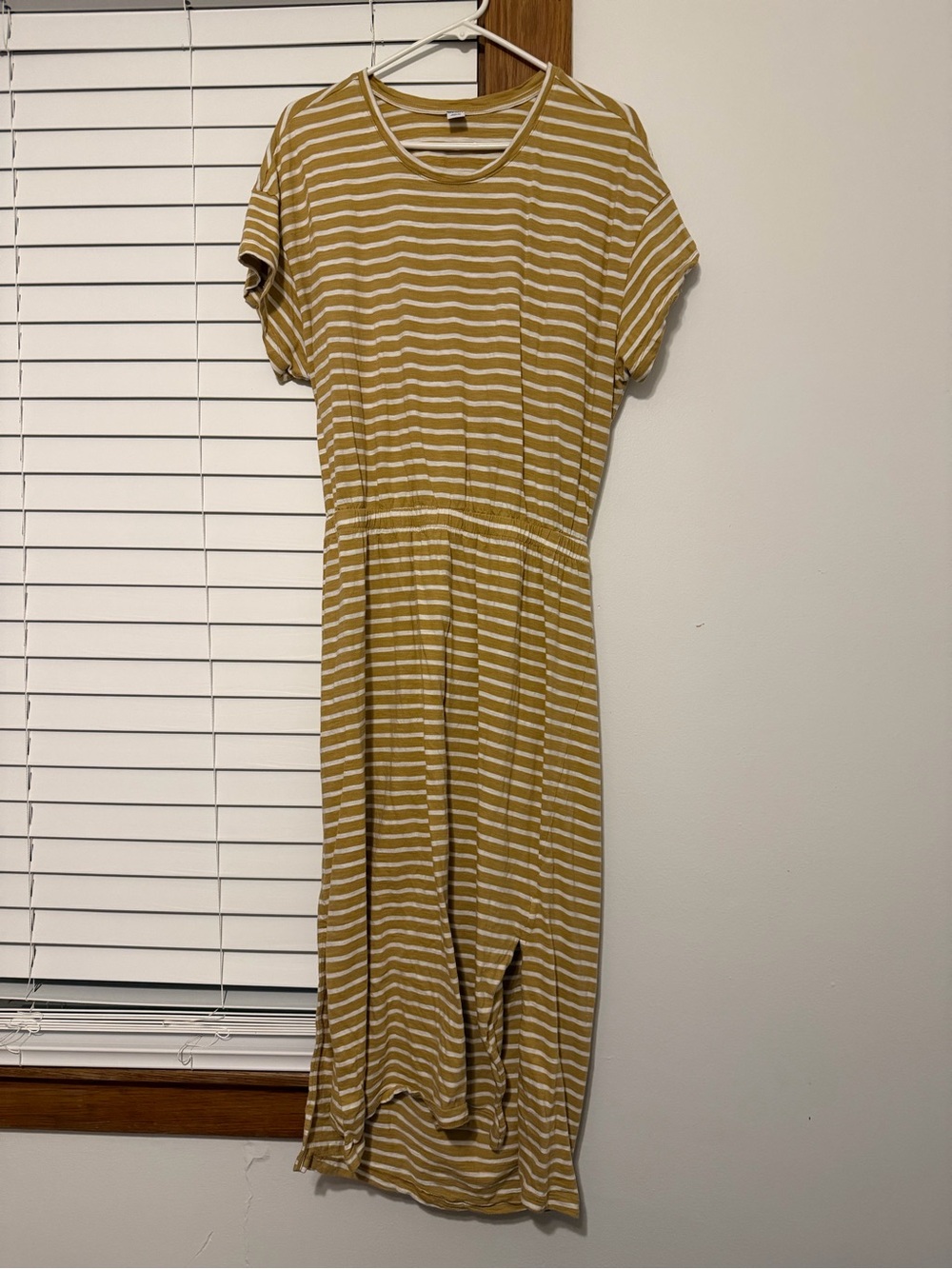 Old Navy Striped Cinch Waist Cut Out Dress Size XL Tan White Short Sleeve Midi